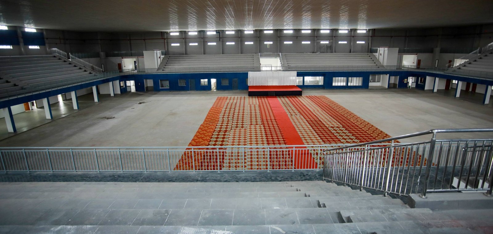 വയനാടിന് കായിക വിപ്ലവം: അത്യാധുനിക സൗകര്യങ്ങളോടെ ഓംകാരനാഥൻ ഇൻഡോർ സ്റ്റേഡിയം നാളെ സമർപ്പിക്കും